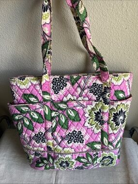 Vera Bradley Go Round Tote in Priscilla Pink